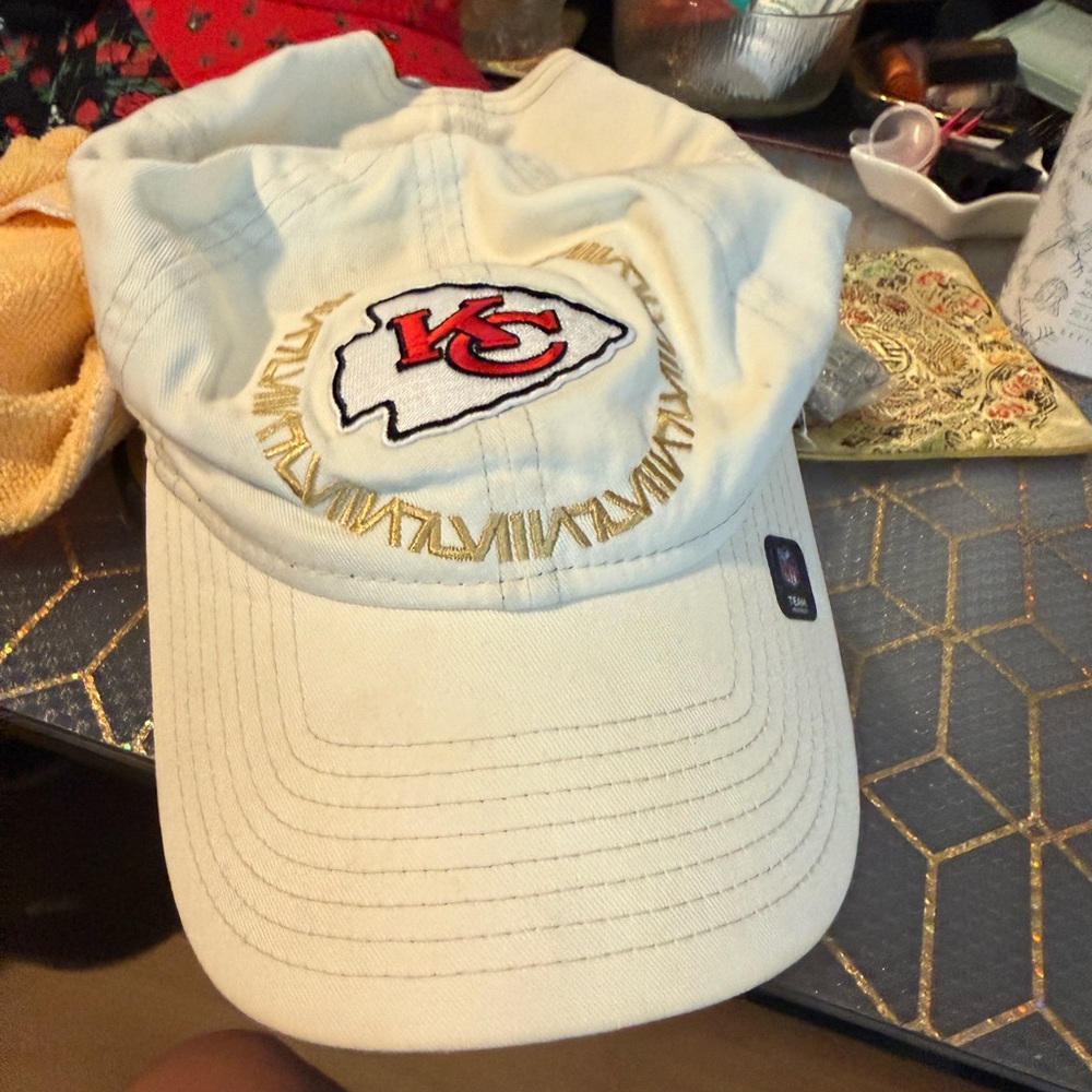NFL Kansas City Chiefs White and Red Embroidered Logo Cap